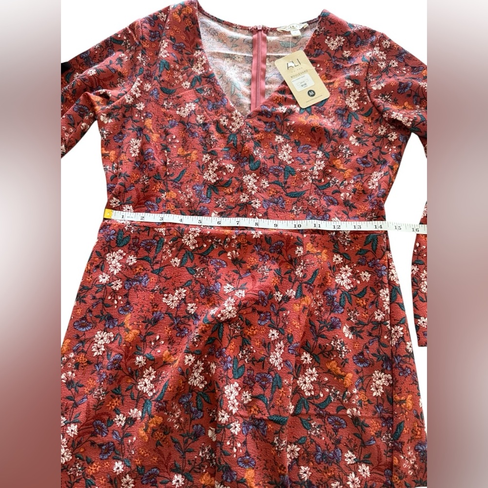 NEW Boutique Gilli Rust Floral Sheath Dress Bell‎ Sleeve V- Neck Mini Medium - Picture 11 of 12